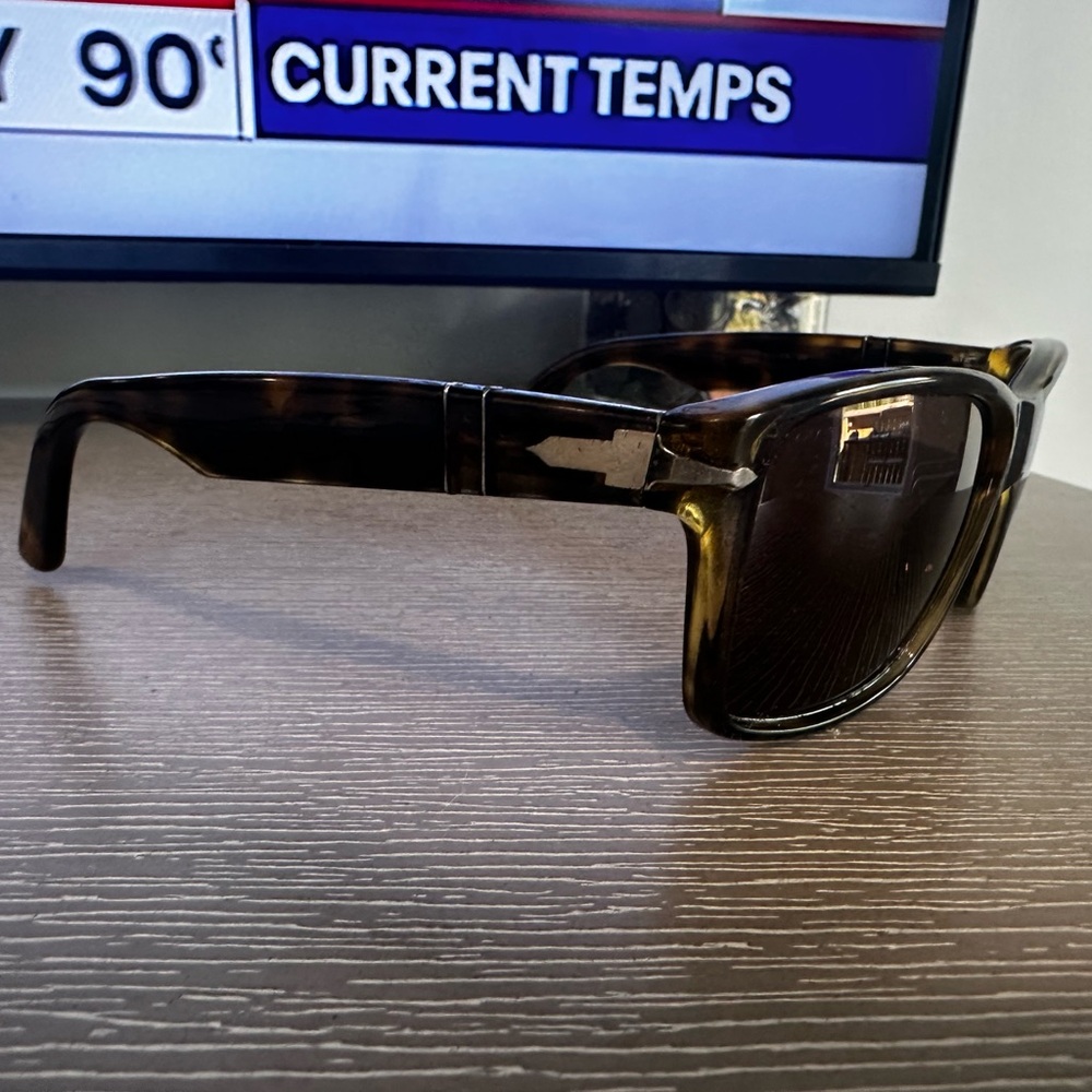 Persol Tortoise 3037 S95